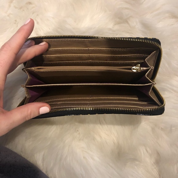 Fun polka dotted wallet! - Picture 3 of 3